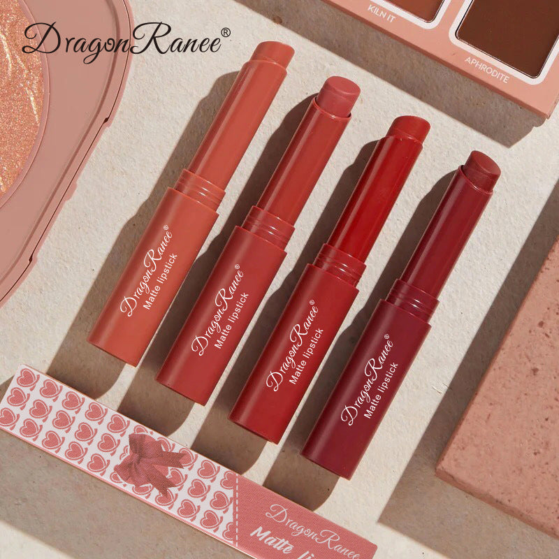 Rouge à Lèvres Crayon Mat – Teintes Nude & Bean Paste, Longue Tenue